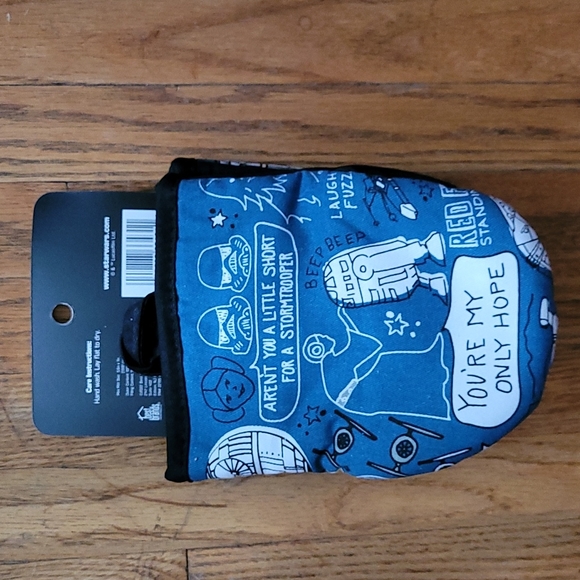 STAR WARS - A New Hope Princess Leia R2D2 - Heat Resistant Oven Mitt 2-pk DISNEY - Picture 2 of 6